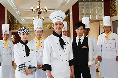 酒店管理中的雙翼 餐飲服務(wù)管理與品牌管理的協(xié)同效應(yīng)